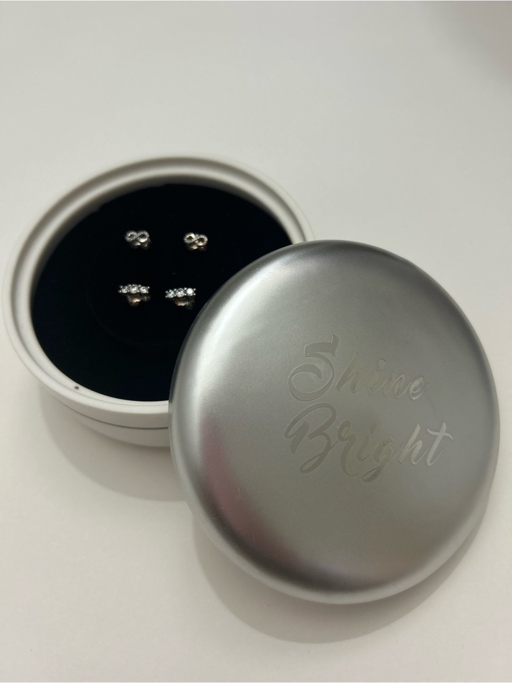 Pandora Shine Bright Jewelry Holder & Earring Set